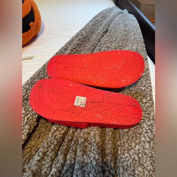 Men’s Champion Red Slides (Size 9) - Picture 3 of 4